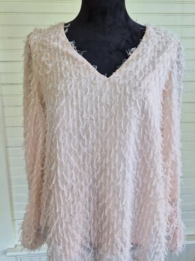 Blu Pepper - Textured Feather-Look V-Neck Top- Light Blush Pink